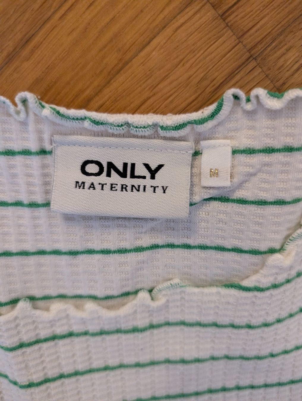 T-shirt: Only Maternity Shirt, gestreift, Gr. M – Usato da Neftenbach venduto da casper0815 1