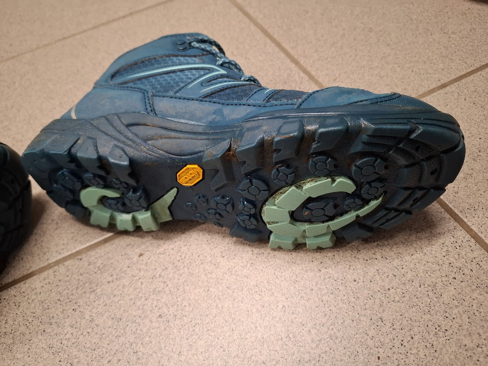 Scarpe da uomo: chaussures de marche Trollkid, taille 37 – Usato da Tramelan venduto da yok-yok 1