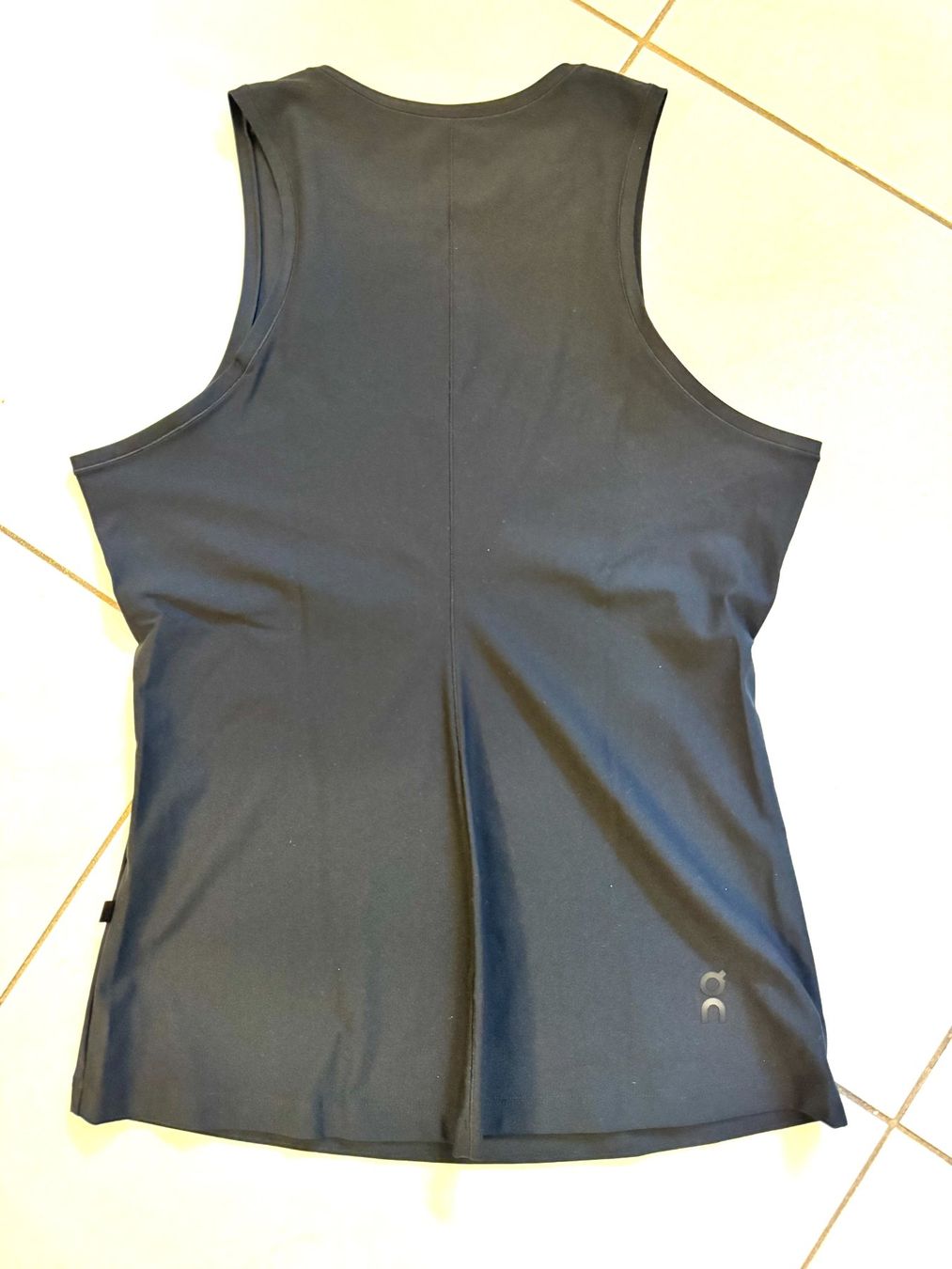 Tops: NEU: ON RUNNING tank top - schwarz – Neuf (Voir description) à Maienfeld par Fashion_2009 2