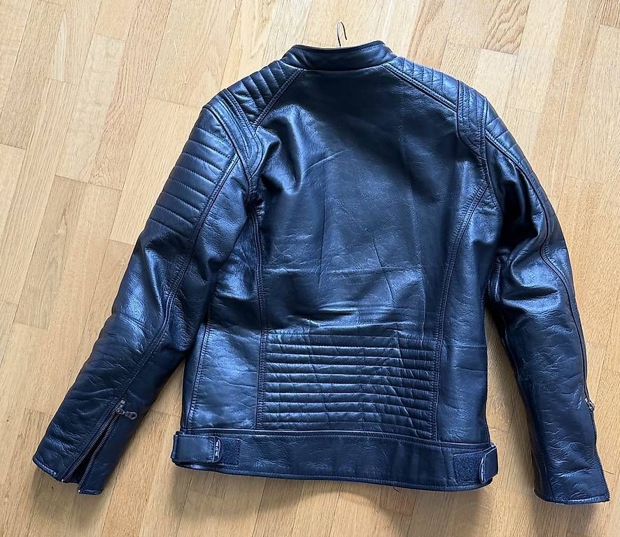 Jacken: Damen Motorrad-Lederjacke – Gebraucht aus Zürich von famakado01
