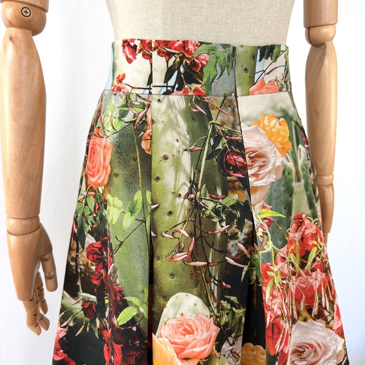 Akris Jupes: AKRIS Skirt new with tags – Neuf avec emballage d'origine à Emmen par Colette-Juliette 4