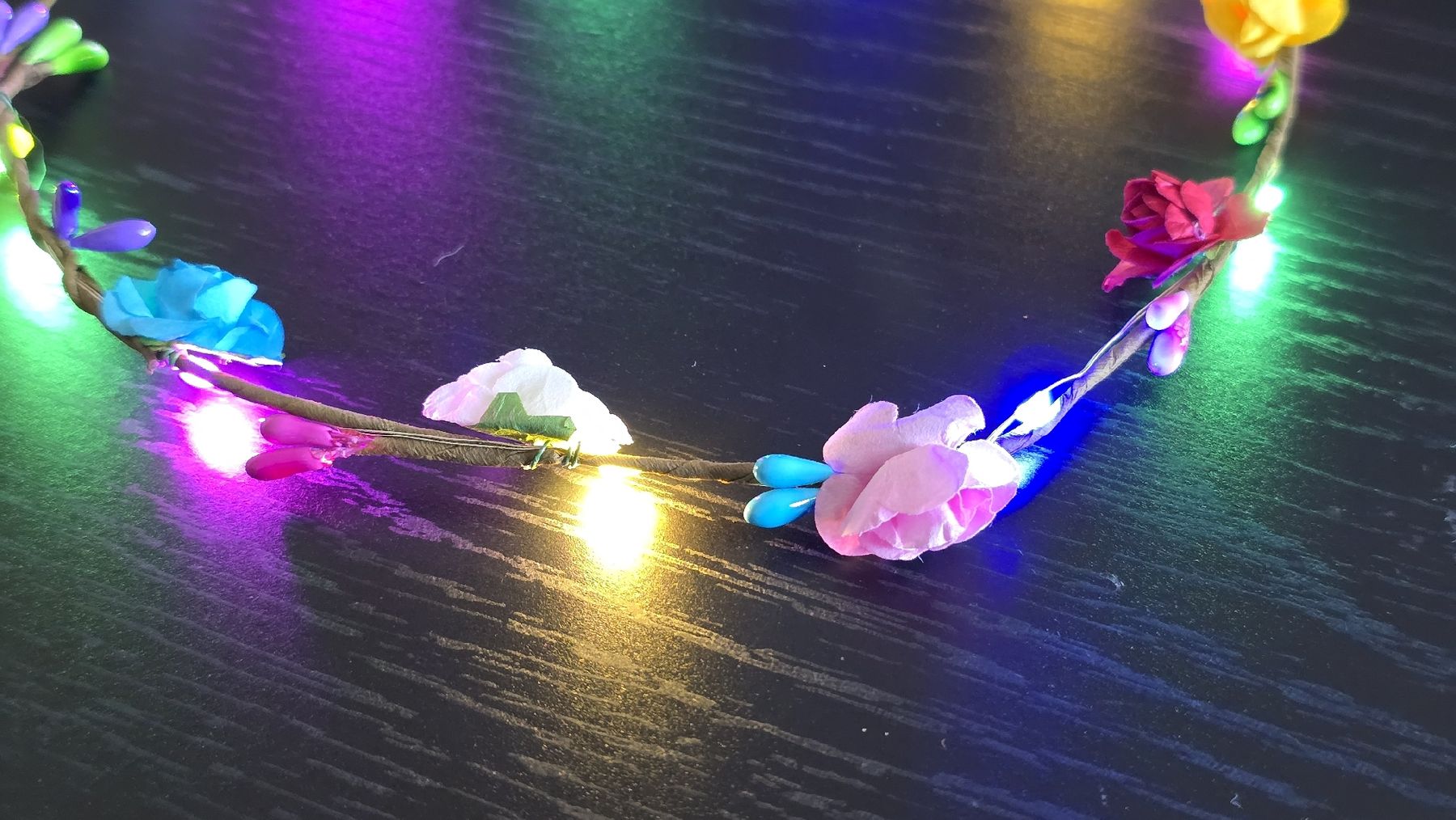 Costumi: Kopfschmuck LED Blumenkranz // Rave / Party – Nuovo (secondo la descrizione) da Thalwil venduto da VitaMini 1
