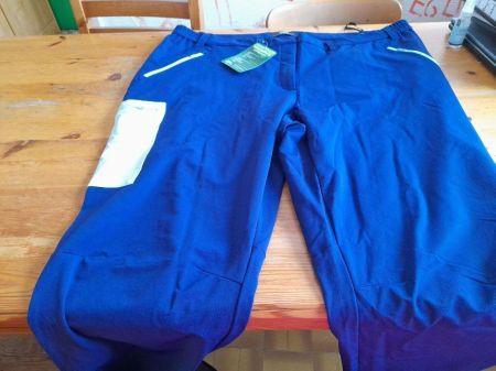 1 pantalon de travail. Neuf