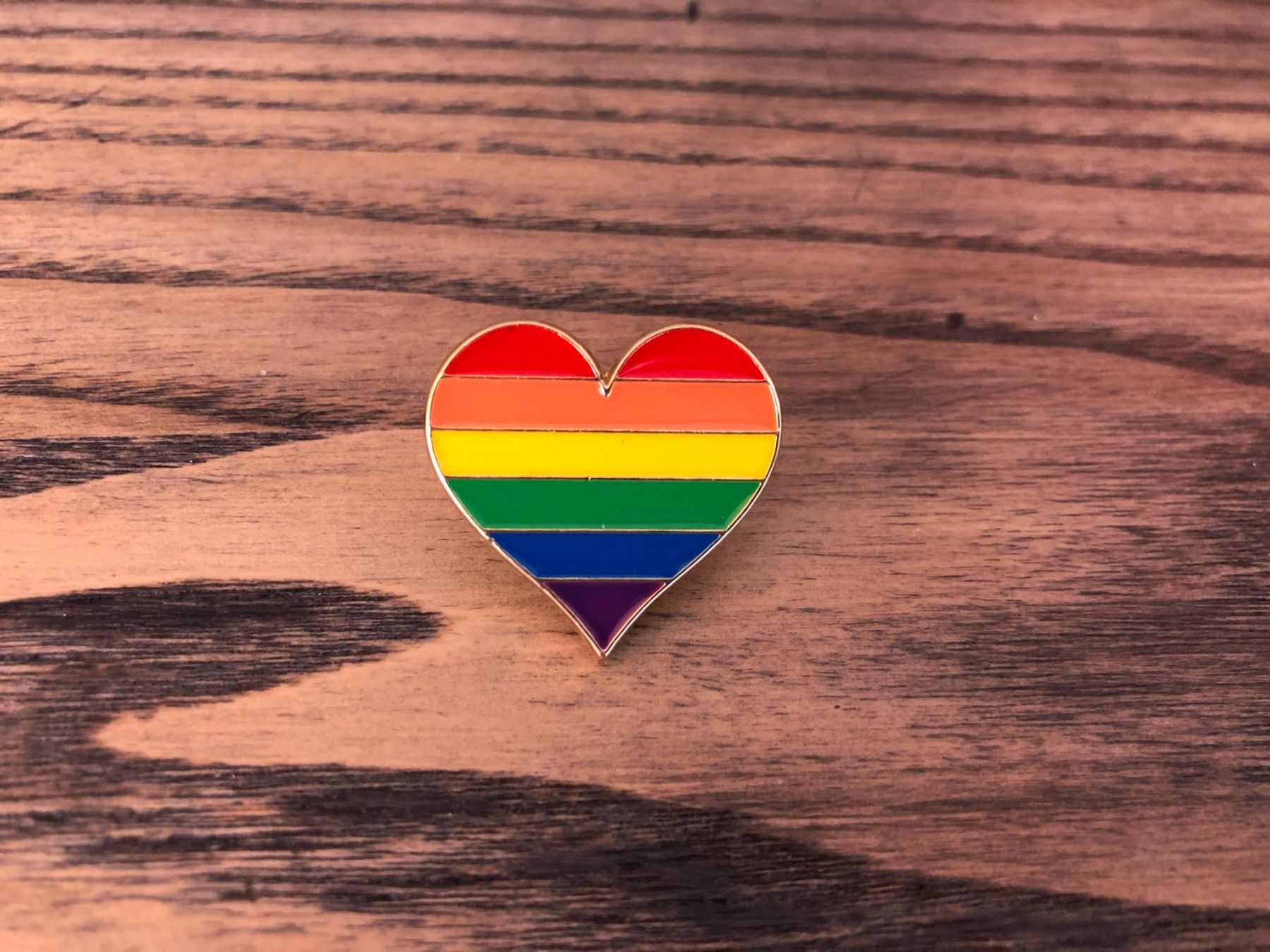 Plaketten & Abzeichen: Pin Anstecker LGBTQ Herz Rainbow Pride – Neu und originalverpackt aus Berg am Irchel von Zweiti_Chance