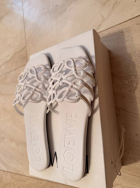 Loewe Scarpe da donna: Loewe Damen Pantoletten Grösse 38 – Usato da Feldbrunnen venduto da mas_g2qr 1