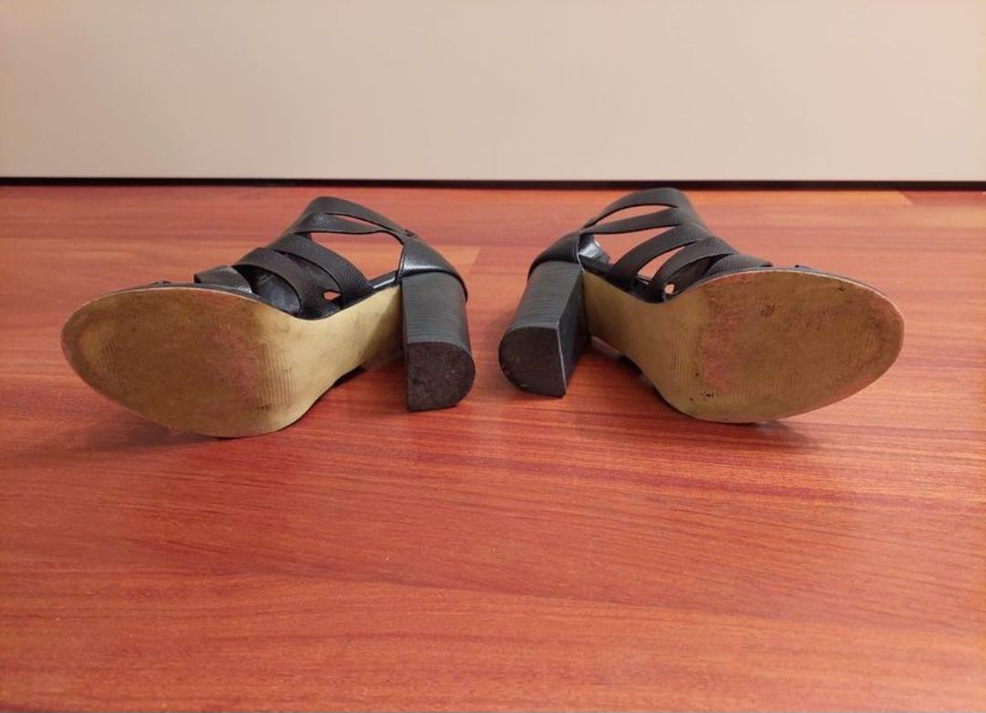 Cube Scarpe da donna: Schwarze Leder Sandalen / High Heels – Usato da Basel venduto da shirley_gold 3