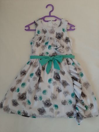 Neues, sehr schönes Festkleid 122 (OVS)