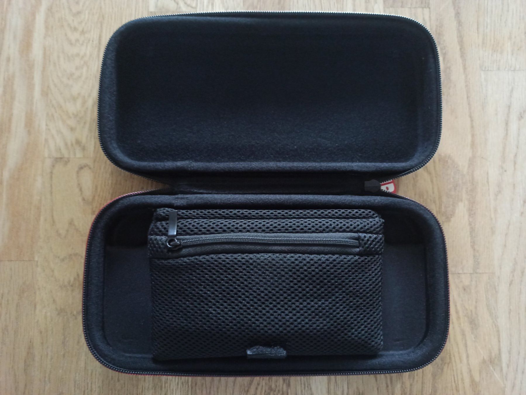 Nintendo Schutzhüllen: Original Nintendo Switch Tragetasche Hardcase / Etui NSW – Gebraucht aus Oberweningen von mar_87mx 3