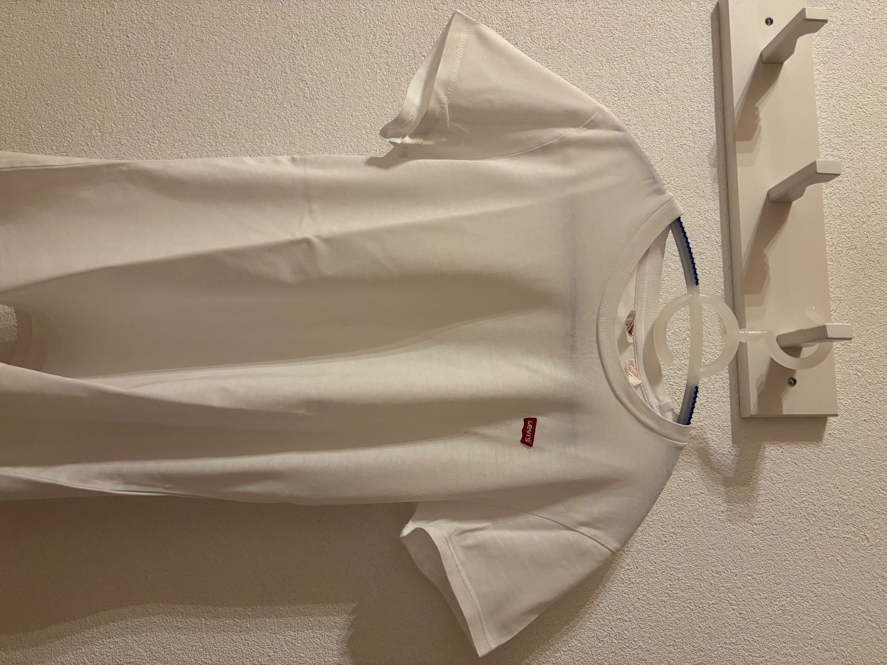 Levi's T-shirt: T-shirt – Usato da Grandvillard venduto da Elsa.Del