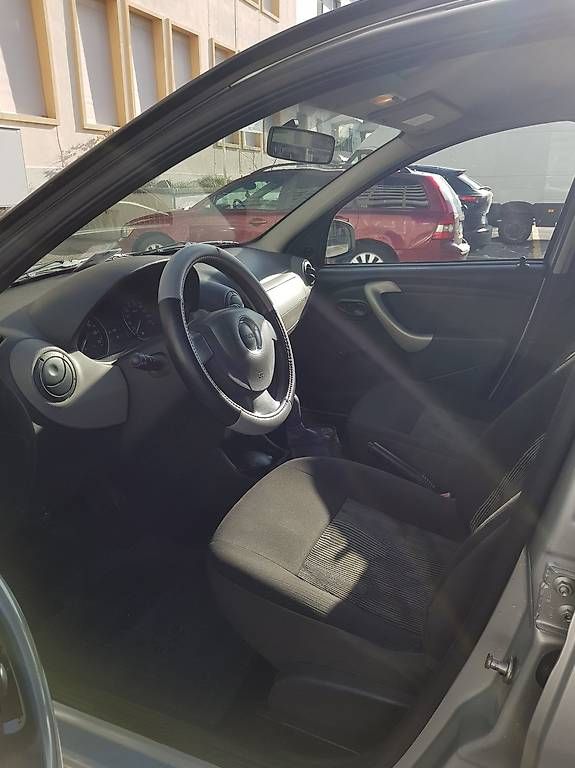 Dacia Automobili: Voiture de tourisme – Usato da Lausanne venduto da M.RAD 3