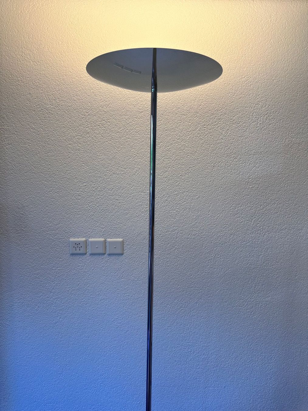 Belux Lampen: LED Stehleuchte Classic von Belux – Neu (gemäss Beschreibung) aus Suhr von leuchtenshop 1