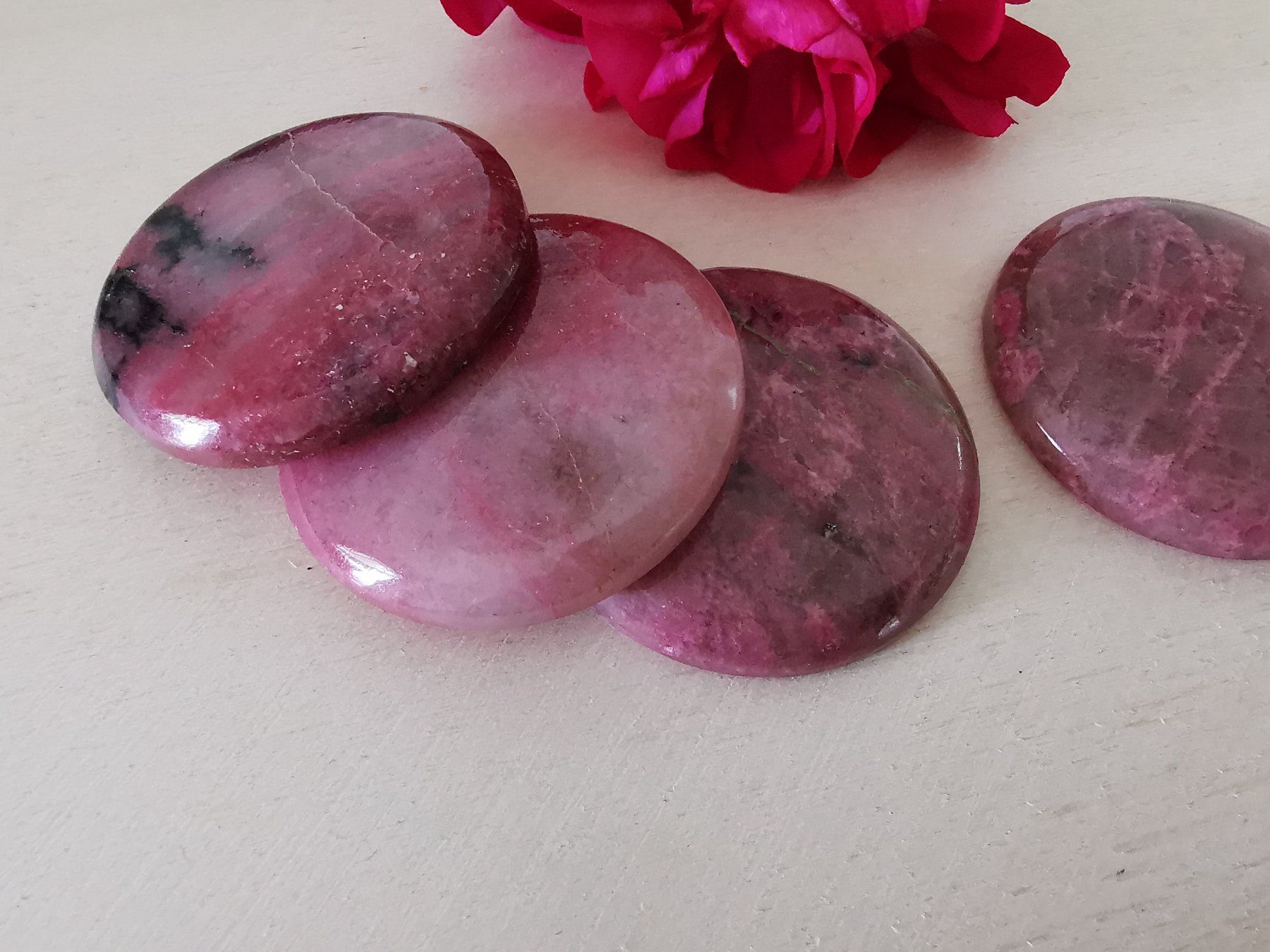 Edelsteine: 4 Stk. grosse Rhodonit Cabochon / Lager-Sondererkauf – Neu und originalverpackt aus Dierikon von Buntspecht-10 2