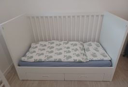 Ikea Babybett und Wickeltisch