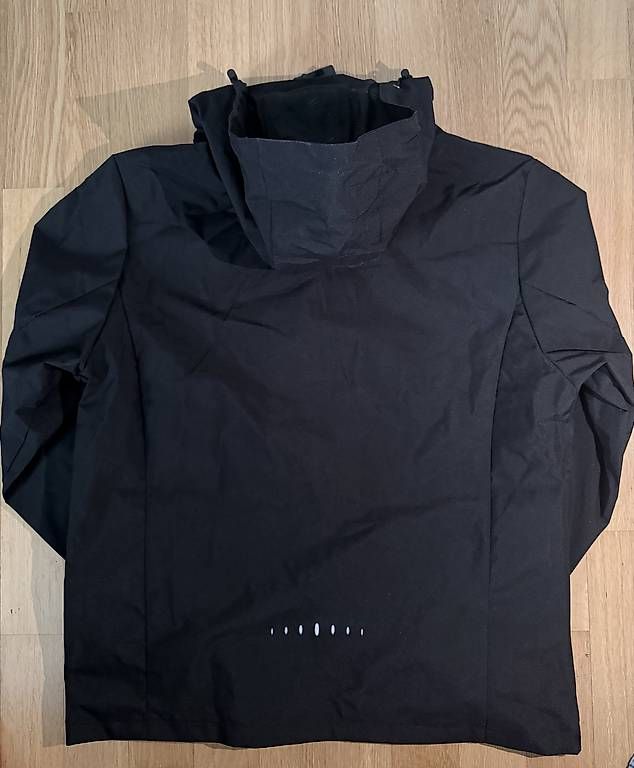 Giacche: 2x Under Armour Regenjacke – Nuovo e nell'imballaggio originale da Dietikon venduto da AgathaJ 1