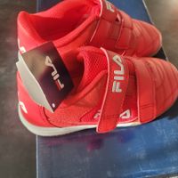 C: FILA Hallenschuhe Sportschuhe Fussball Grösse 29