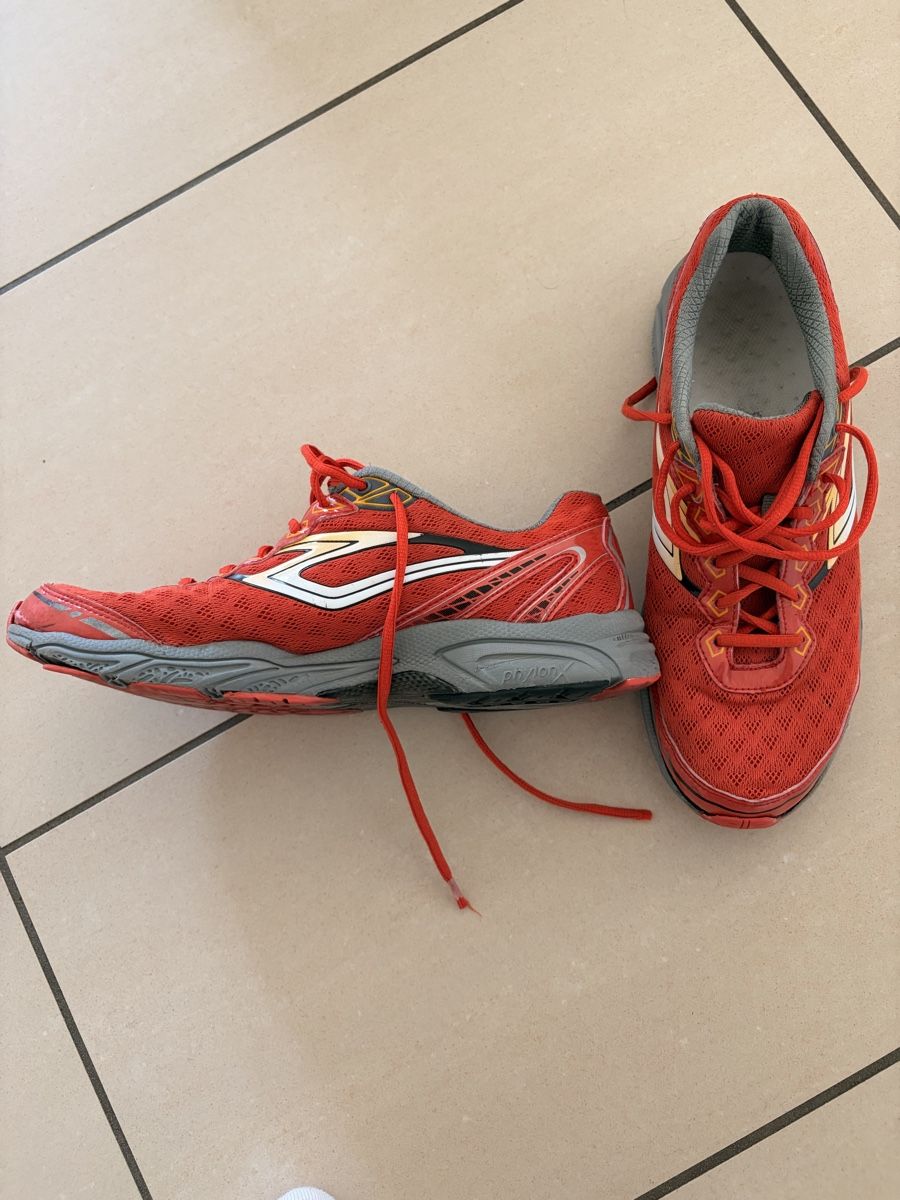 Scarpe da uomo: Scarpe sportive uomo numero 43 rosse – Usato da Rancate venduto da jsp_rwb6 1
