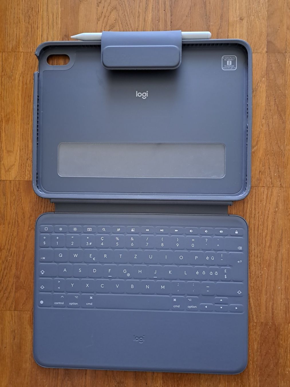 Apple Tablet PC: Ipad 10. Generation Logitech Tastaturhülle und Stift – Usato da Zürich venduto da Saranya05 1