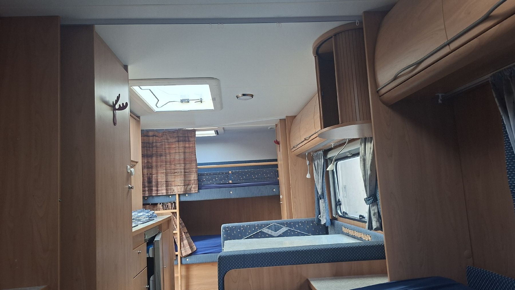 Bürstner Véhicules de camping: Bürstner Ventana 540TK 2003 – D'occasion à Tagelswangen par oceanfish 1