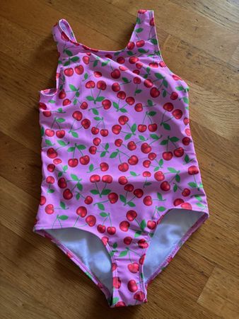 Tolles Badekleid Gr. 134/140, Neu