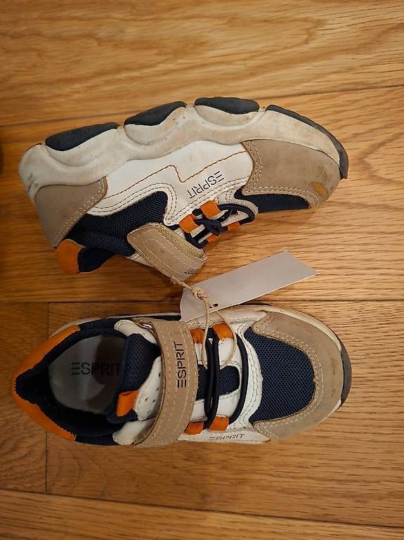 Scarpe per ragazzi: Chaussures taille 26 – Usato da Sierre venduto da noe_y7vf 2