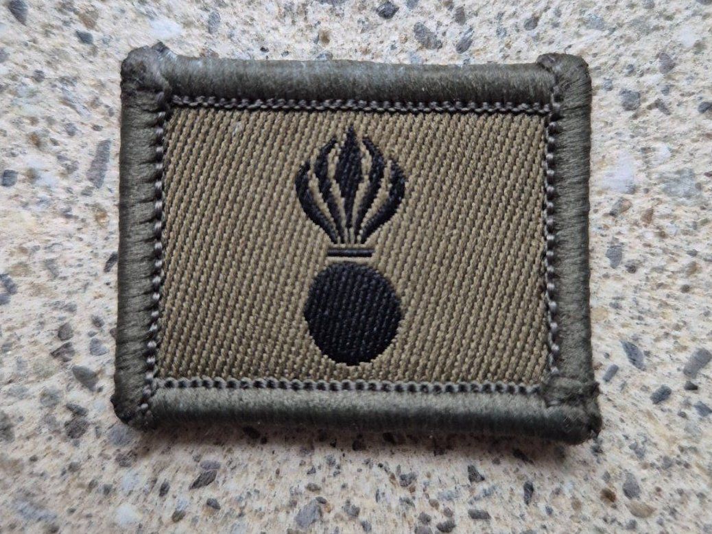 Schweizer Armee Placchette & Badge: *** Funktionsabzeichen Grenadier mit klett *** – Usato da Riedholz venduto da fr_sIruP
