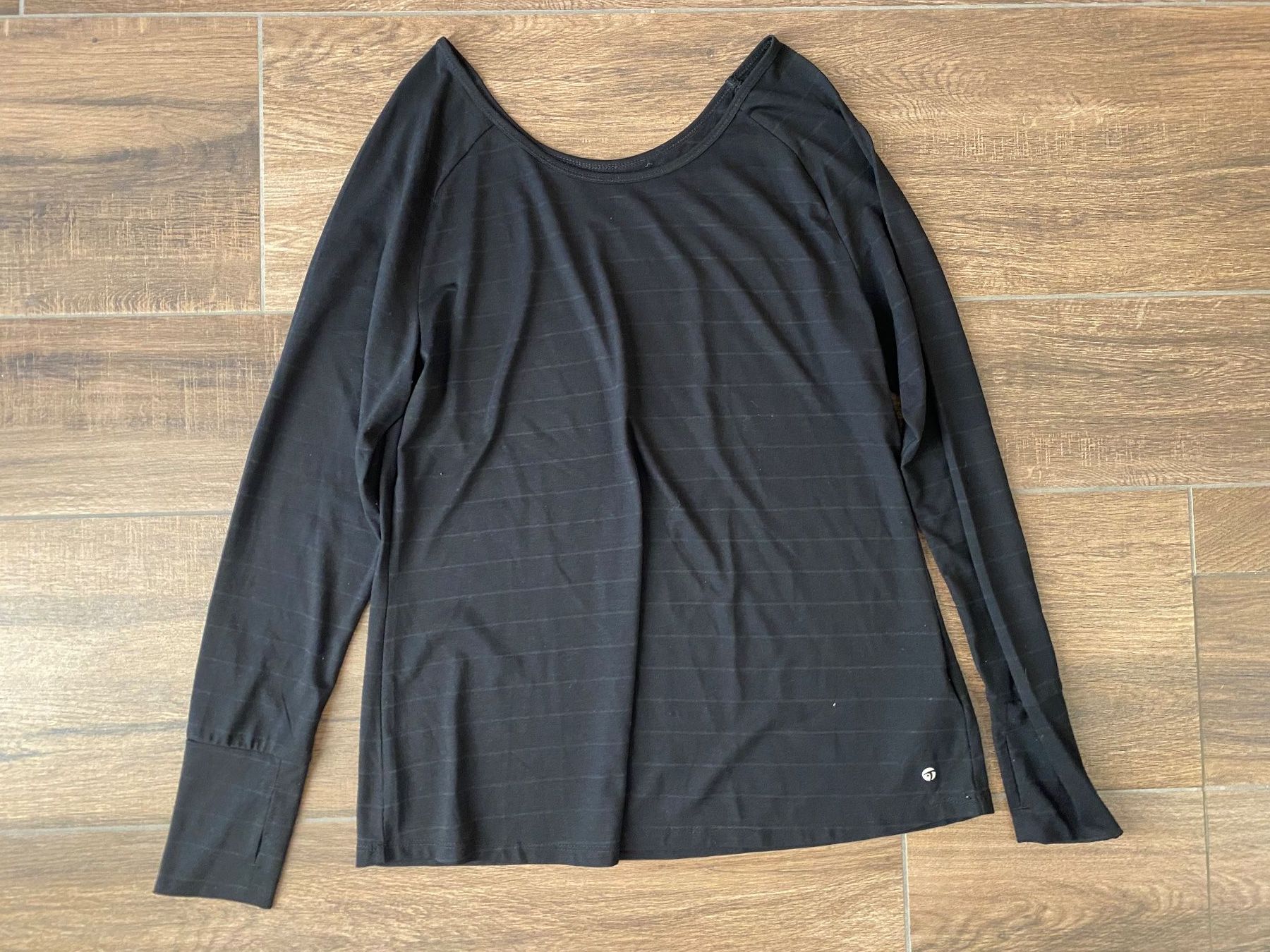 Pullover & Sweatshirts: Tchibo active Essentials Oberteil langarm schwarz Gr. L – Gebraucht aus Pratteln von a23_j2gs