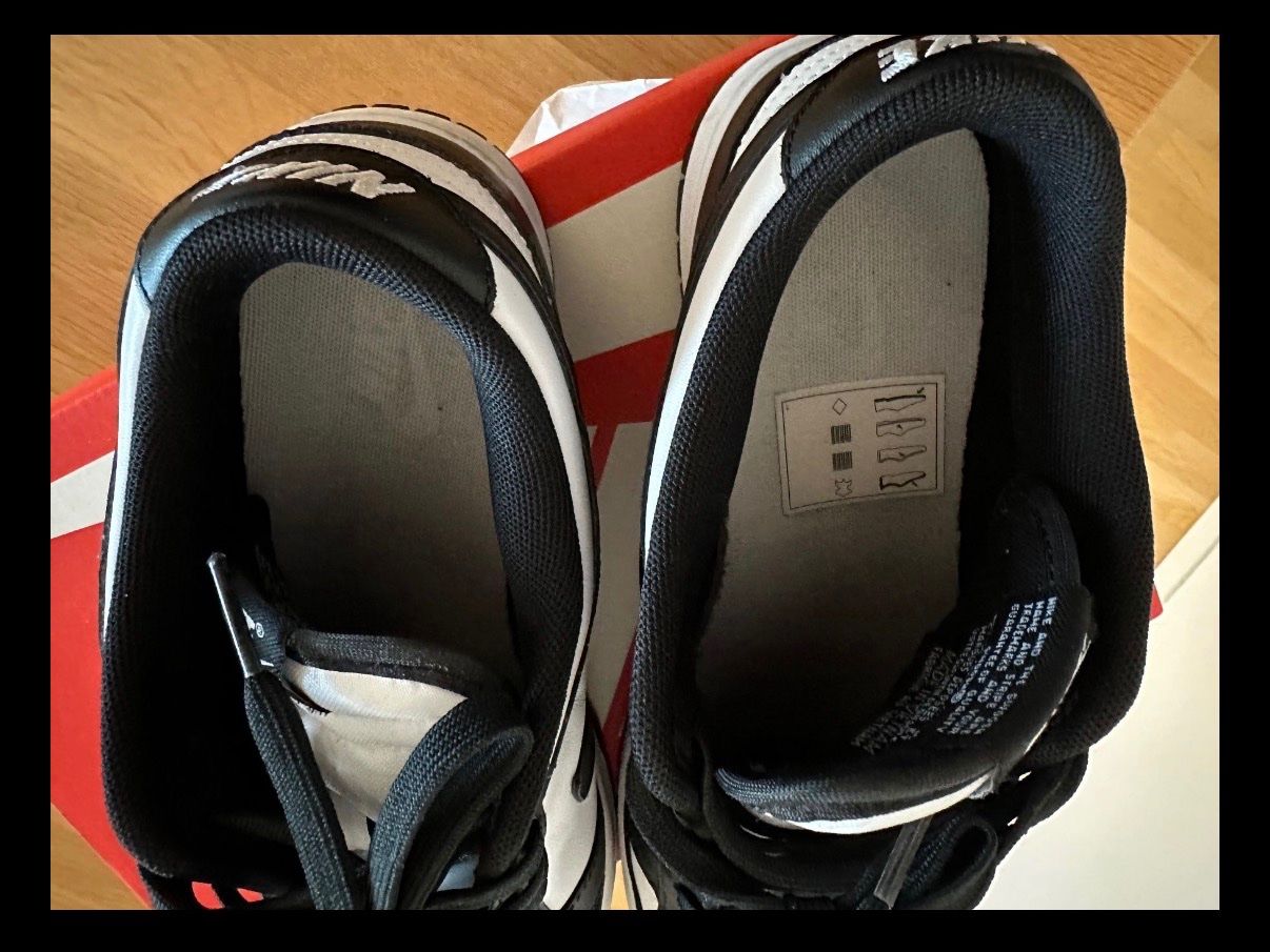 Nike Scarpe da uomo: Nike Dunk low retro black/white 42.5 – Usato da Basel venduto da Rouge. 5