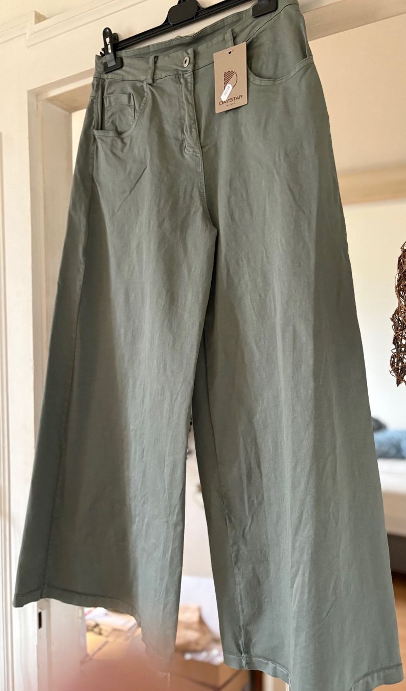Pantaloni: PANTALONS EXTRA WIDE! M – Nuovo e nell'imballaggio originale da Locarno venduto da NicoNion 1