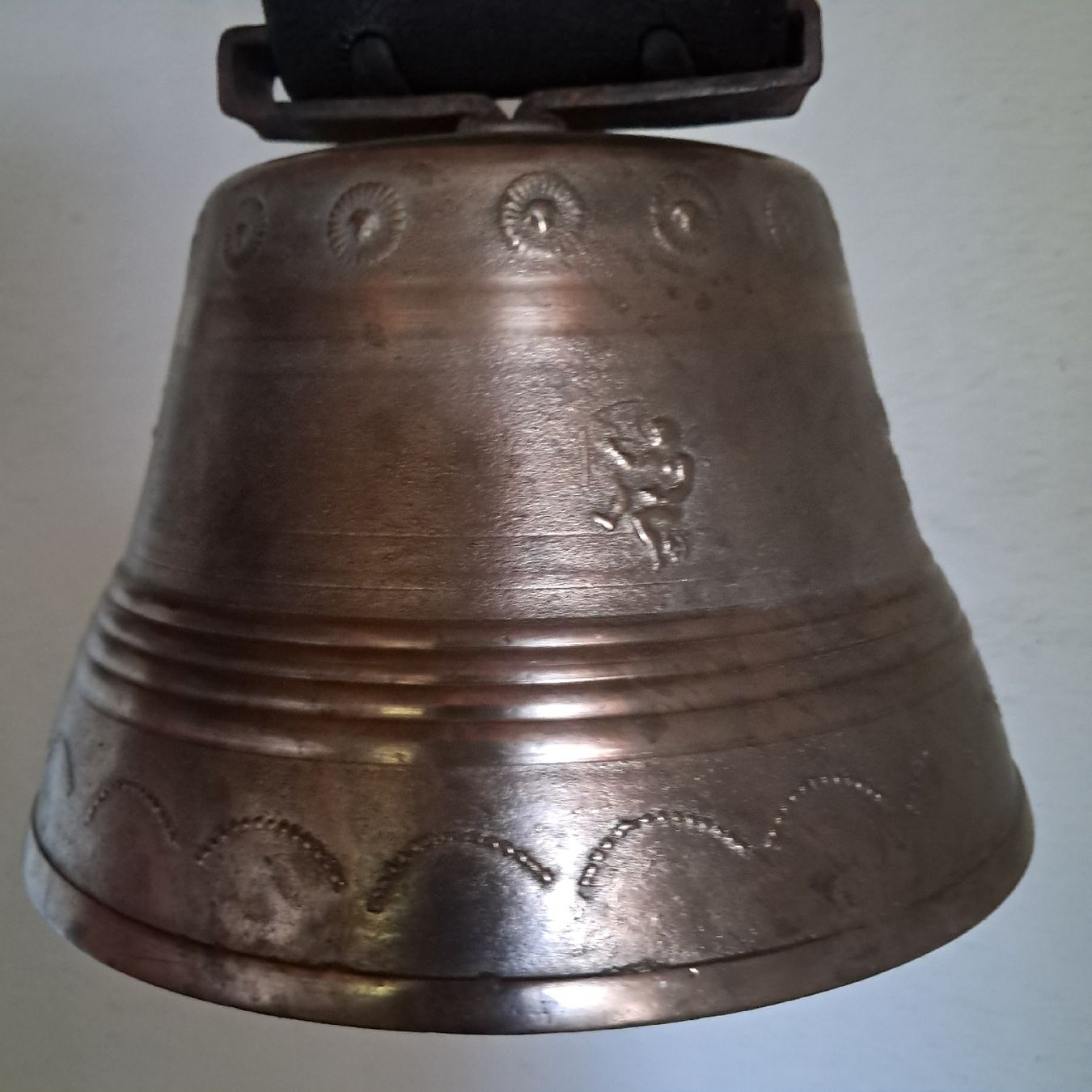 Campanacci mucche: ALTE BIAGGI GLOCKE ab 2Fr.!! – Usato da Murten venduto da SHETHOF 1