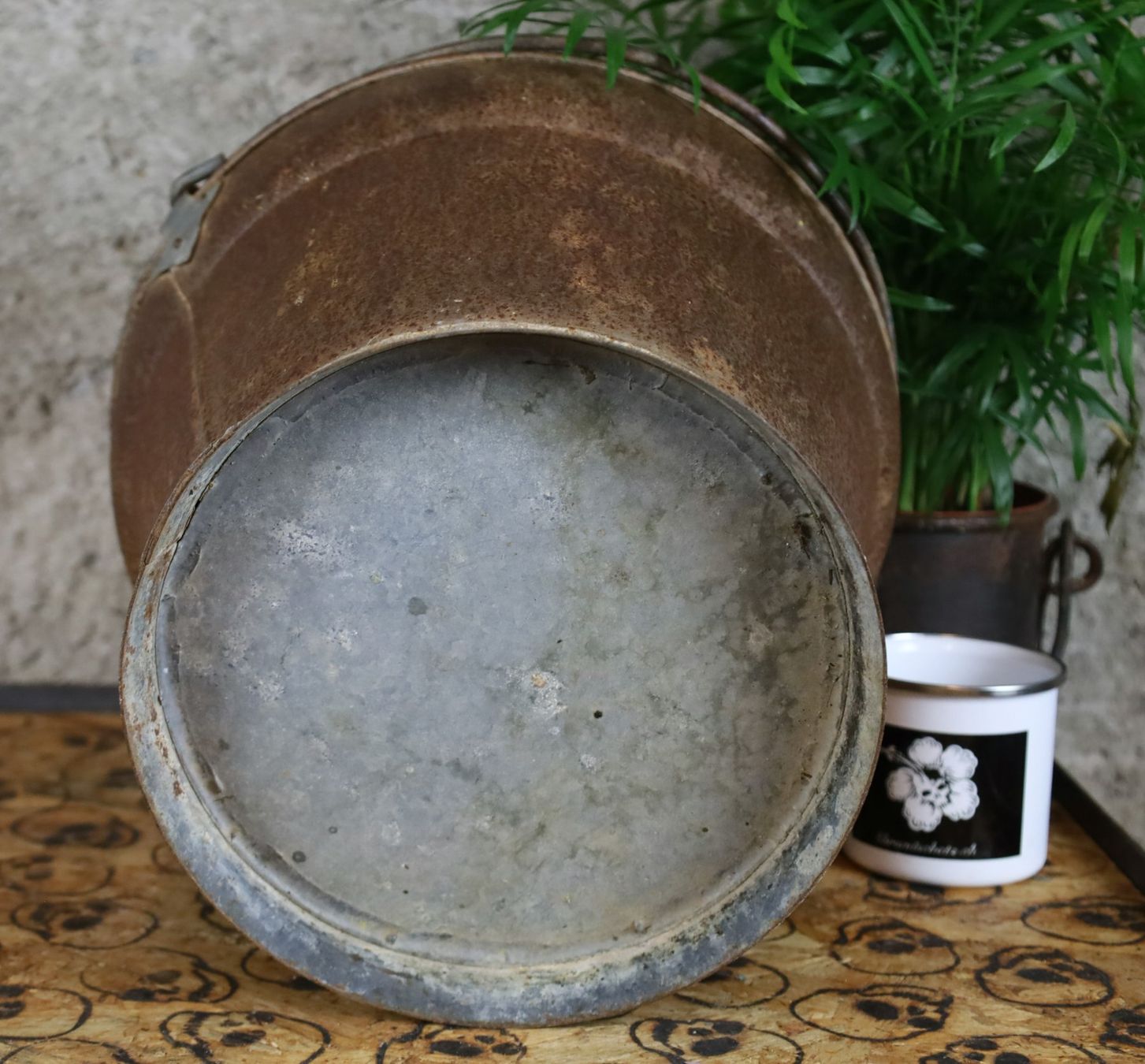 Tutte le decorazioni: alter, grösserer Eimer / Brunneneimer mit schöner Patina – Usato da Birrwil venduto da brandschatz_birrwil 4