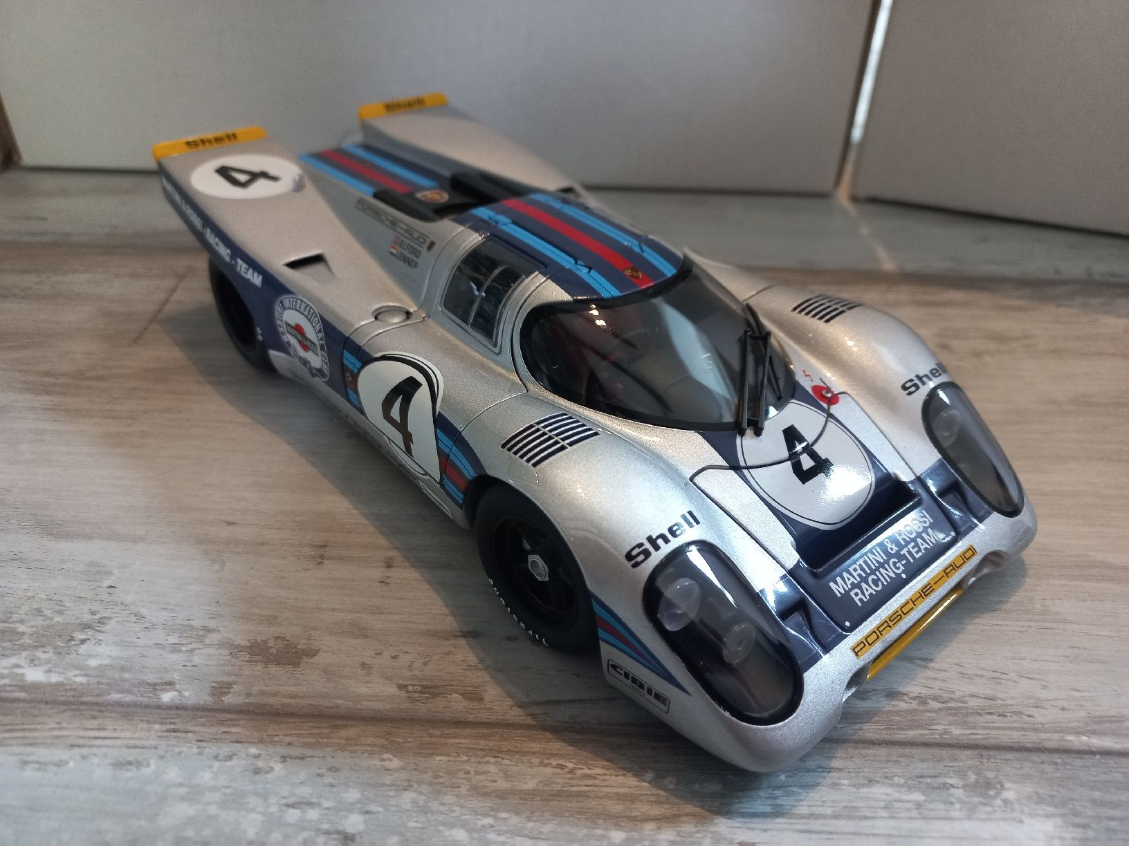 Autoart Modellautos: Porsche 917K 1/18 Autoart – Gebraucht aus Attalens von remy_s00 1