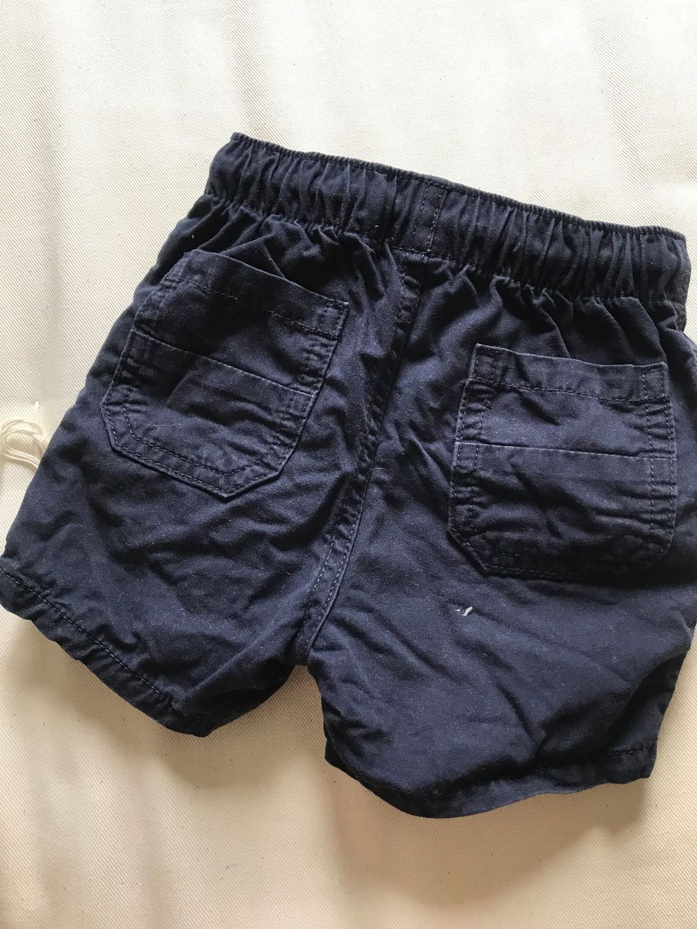 Next Pantalons: Kurze Hose Baby 82 – D'occasion à Zürich par mybuybye 1