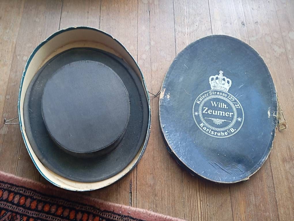Copricapi, berretti & cappellini: Chapeau clack, Zylinder – Usato da Basel venduto da Petergunn 2