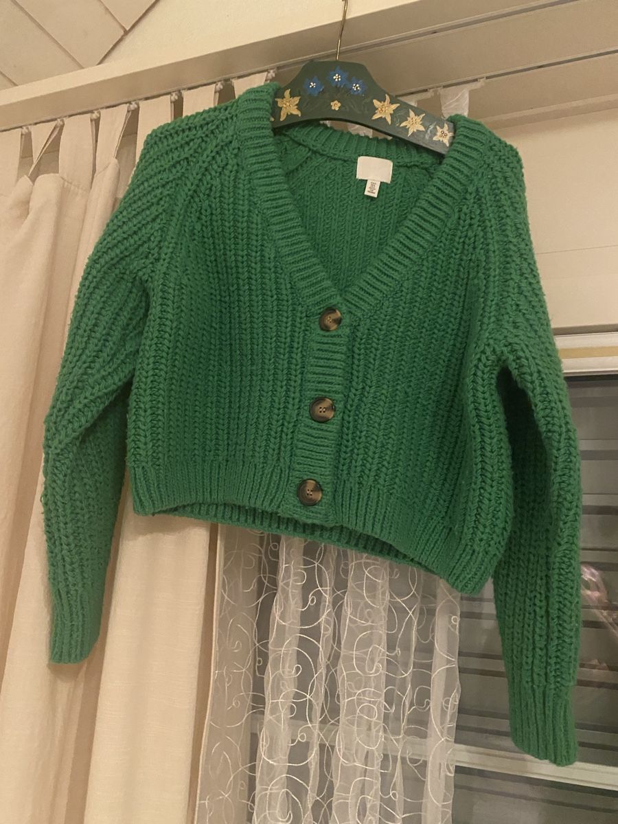 H&M Pullover & Sweatshirts: Grüne Grobstrickjacke – Gebraucht aus Egg b. Zürich von ZeroWaste