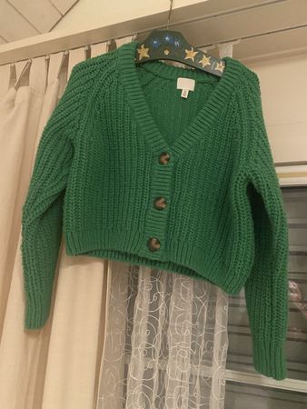 Grüne Grobstrickjacke