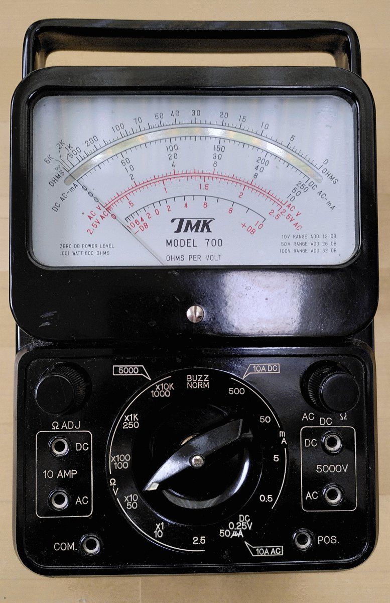 Mesurer: Analog Multimeter TMK Model 700 – D'occasion à Mägenwil par Ricoha