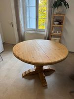 Runder Massivholztisch