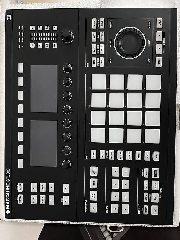 Musikinstrumente: Native Instruments Maschine Studio – Gebraucht aus Sementina von sar_tr8k