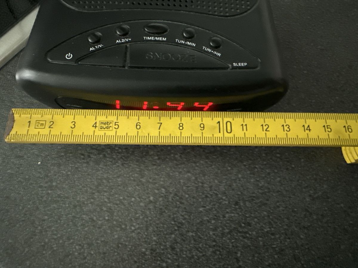 Sveglie: Radio-réveil Intertronic noir – Usato da Birsfelden venduto da dan_q2df 3