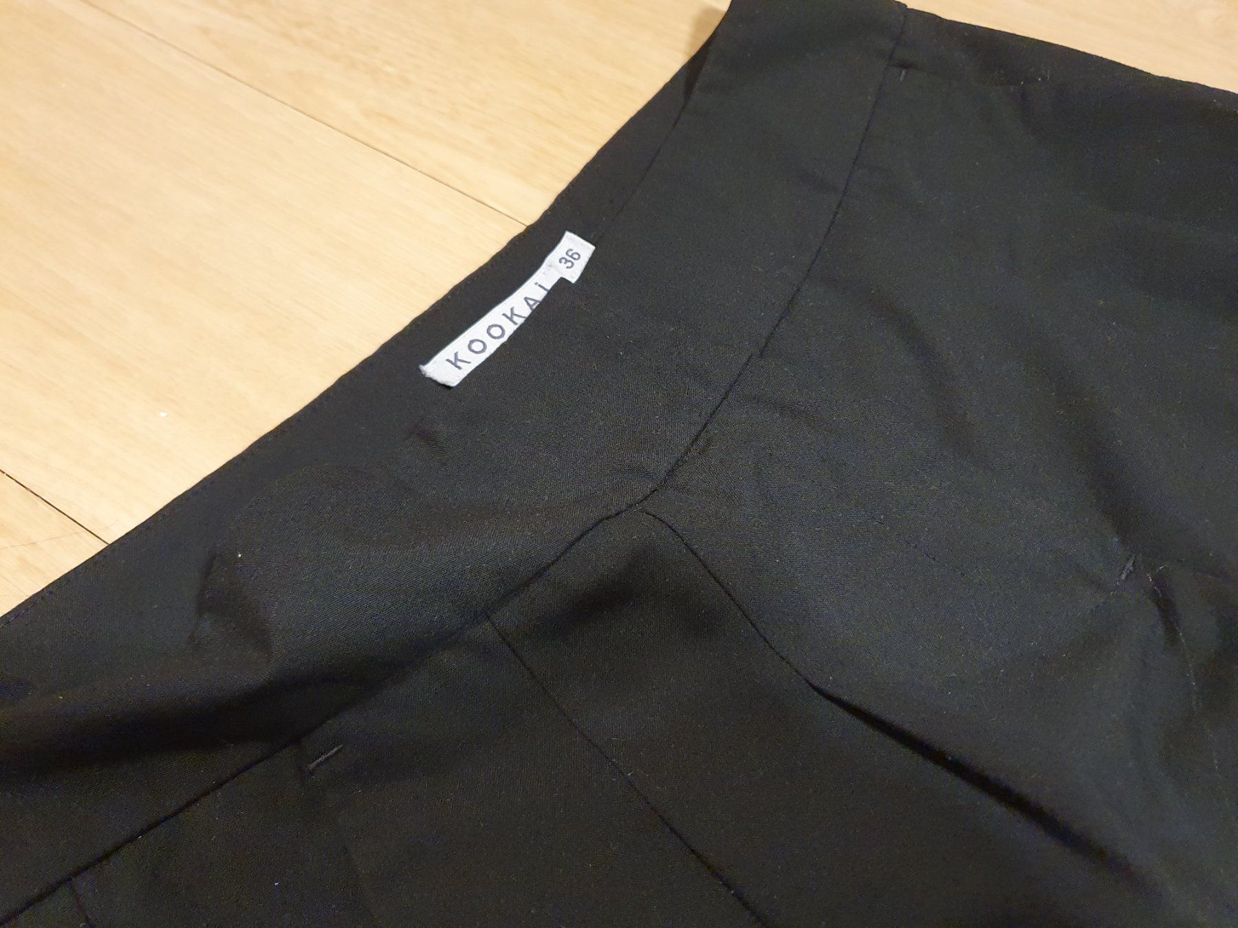 Kookai Jeans: KOOKAI Hose Schwarz Gr. 36 Elegante – Gebraucht aus Val D Illiez von SnowRoof 1