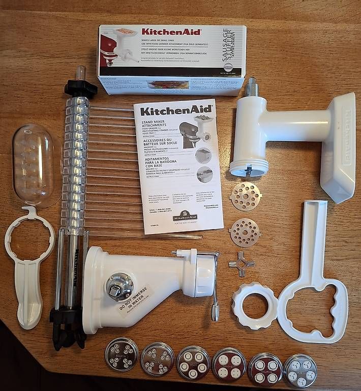 Kitchenaid Küchengeräte: Kitchen Aid Pasta Press , Fleischwolf – Gebraucht aus Herisau von Traush