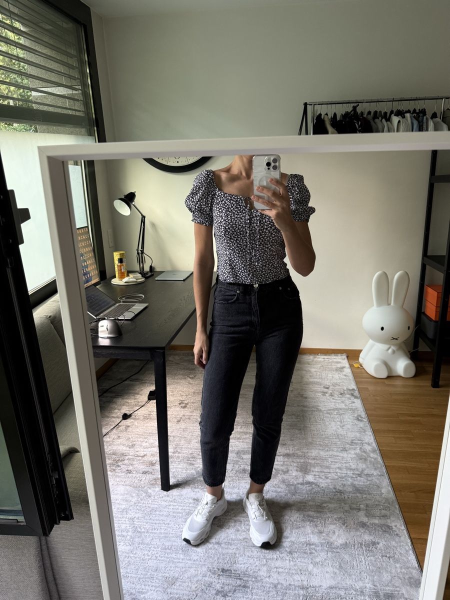 Top: CHICORÉE top like new! (size S) – Nuovo (secondo la descrizione) da Genève venduto da fat_5zzp 2