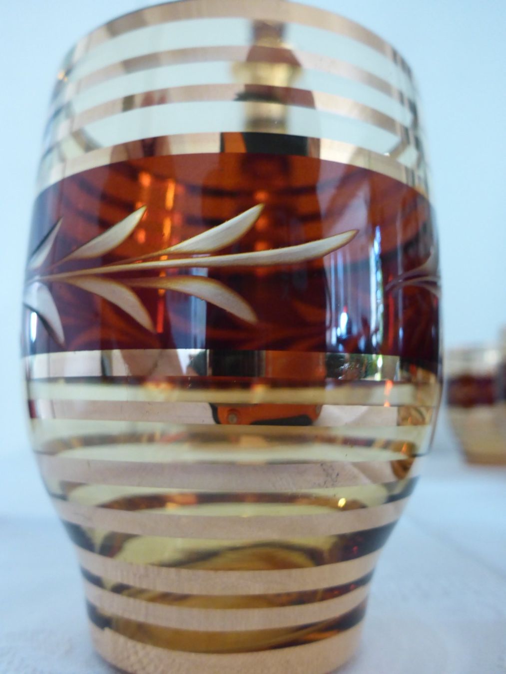 Caraffe: Alter Dekanter mit 6 Gläser bernsteinfarbig – Usato da Zürich venduto da leia12 6