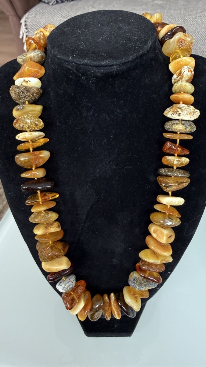 Catenine: Sonnige Bernsteinkette, 56 cm lang – Nuovo e nell'imballaggio originale da Ebikon venduto da elischka