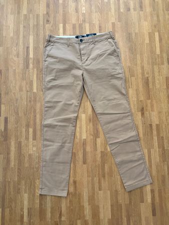Hollister Chino W34 L32