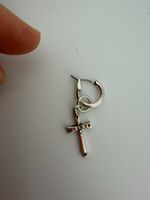 Silberfarbener Ohrring mit Kreuz Anhänger🌸