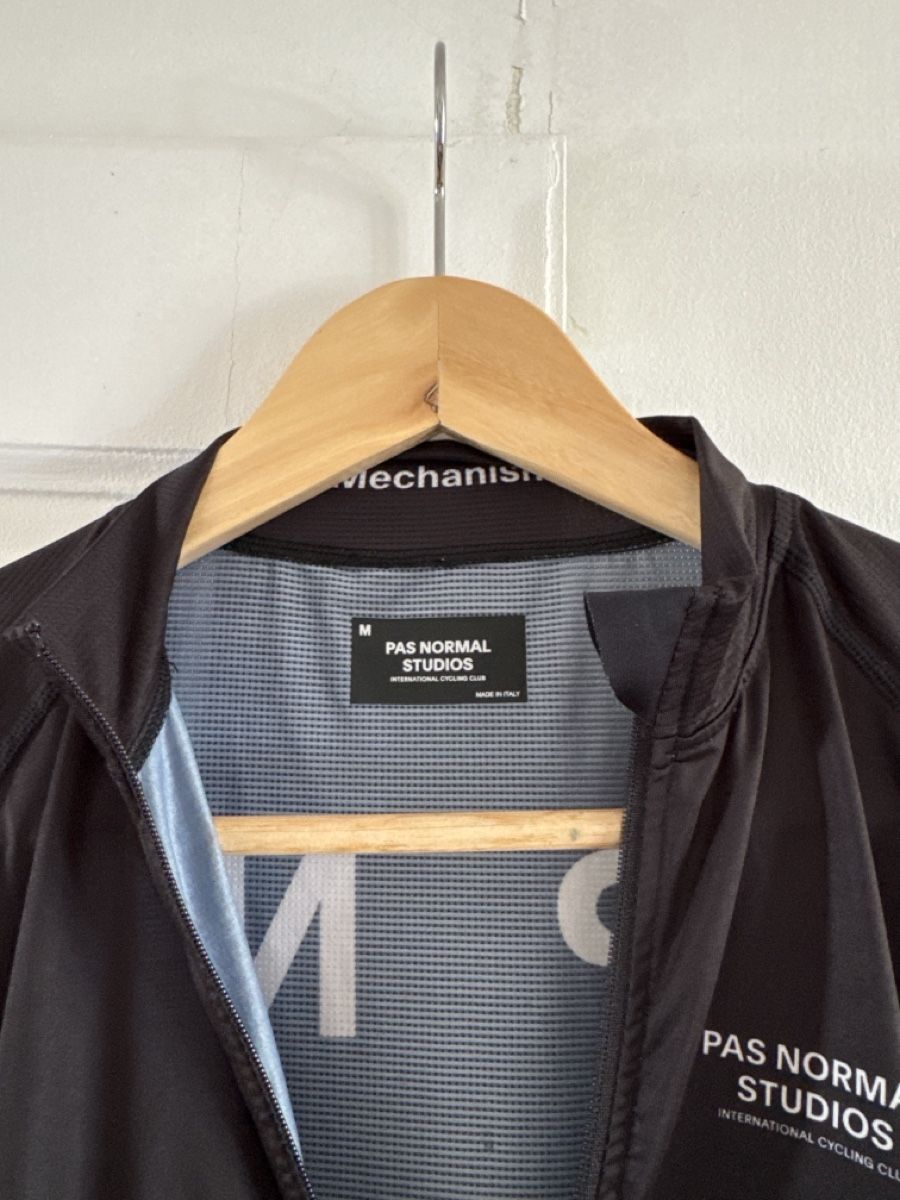 Pas Normal Studios Leibchen & Hosen: Pas Normal Studios Jersey – Gebraucht aus Diesse von second_life 2