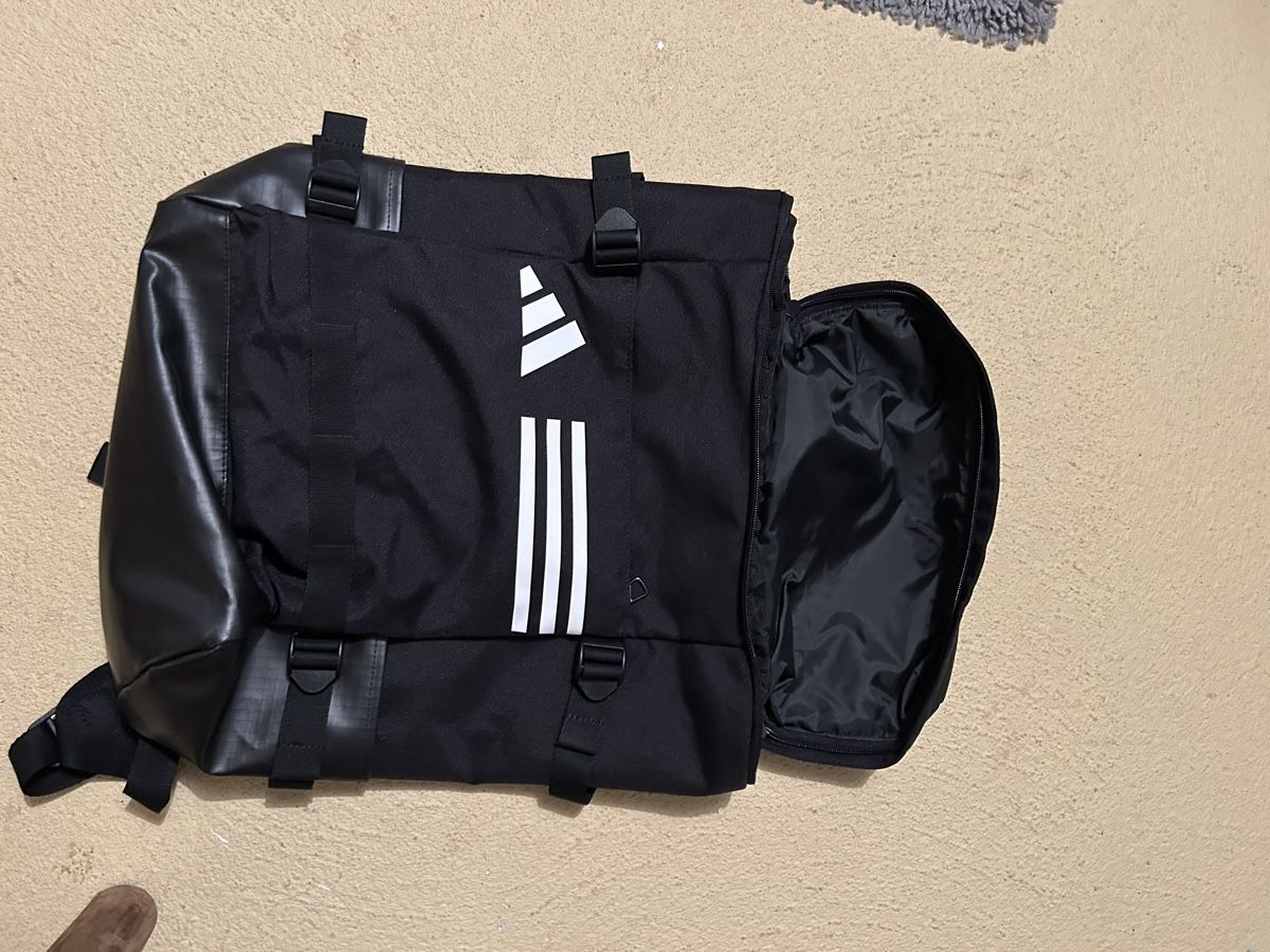 Adidas Sacs à dos: adidas rucksack neuwertig – D'occasion à Wohlen b. Bern par Honeypie