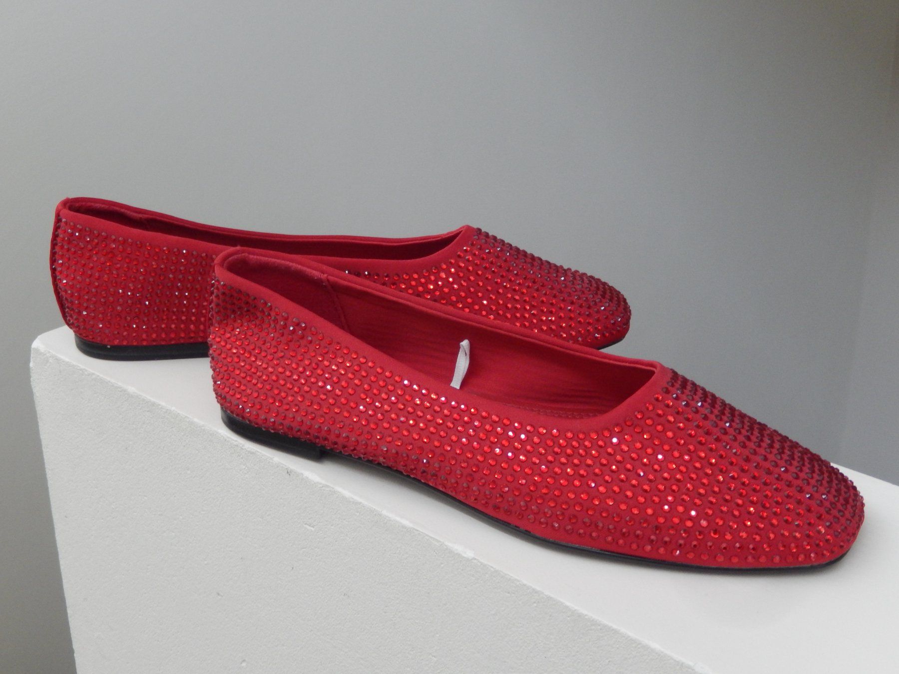 H&M Scarpe da donna: H&M Ballerinas mit Strasssteinen Gr. 36, rot – Usato da Tuggen venduto da vivira 3