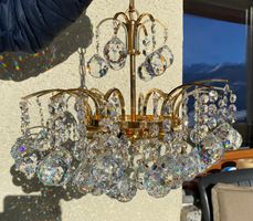 Plafonnier avec boules en cristal et support laiton doré